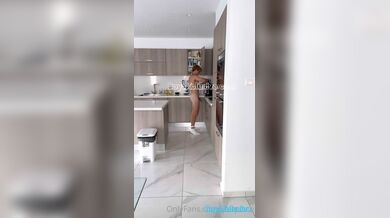 Watch Valentin Mehinagic get off on hot jock jizz after preparing a hot cup of joi (milk included)