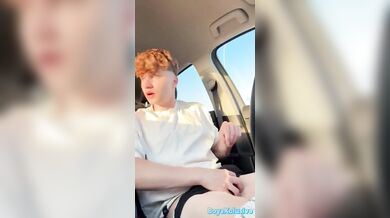 Valentin Mehinagic jerks off in car and gets a hot load