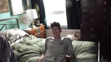 Elliott Thomas gets bareback fucked by craig Kennedy in this hot porno