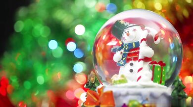 Elf Reno Gold gets her holes stuffed by a big dicked jock