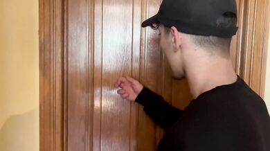 Samuele Cunto goes wild with a broke client in the office